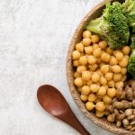 Cum ajută combinația legume-grăsimi-proteine