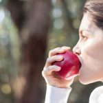 Merele coapte: beneficii pentru sănătatea digestivă