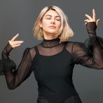 7 moduri de a purta ținute de seară fără a exagera