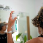 5 greșeli de evitat când folosești un spray fixator