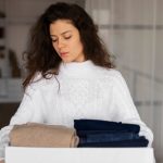 Cum depozitezi hainele de sezon fără să le deteriorezi