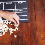 Cum să organizezi acasă o degustare de filme clasice