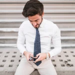 Alb din cap până-n picioare: Texturile care dau profunzime ținutei